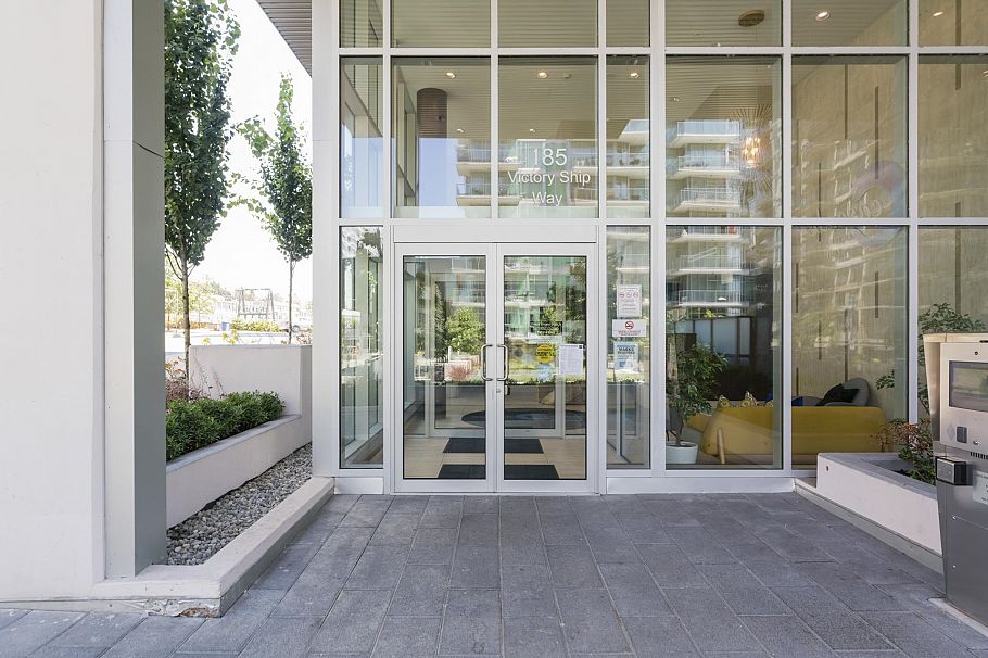 112 185 Victory Ship Way North Vancouver, BC - 28