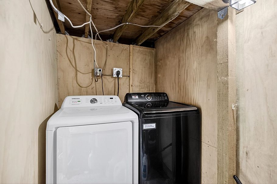 2975 W 8th Avenue Vancouver, BC - 37