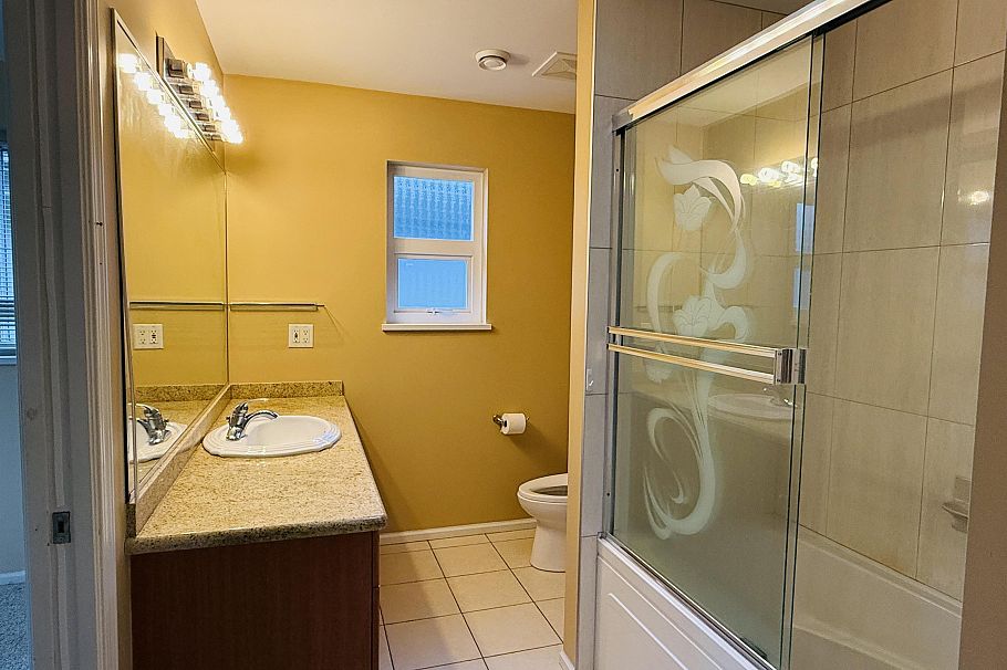 3076 E 27th Avenue Vancouver, BC - 16