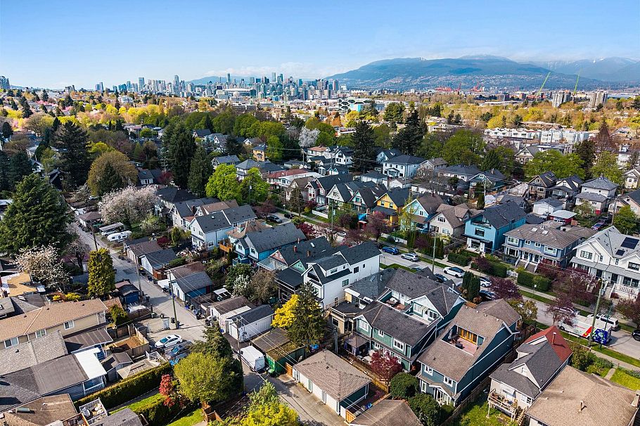 1 1620 E 11th Avenue Vancouver, BC - 36