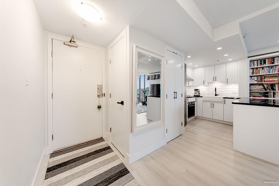 2704 1188 Howe Street Vancouver, BC - 26