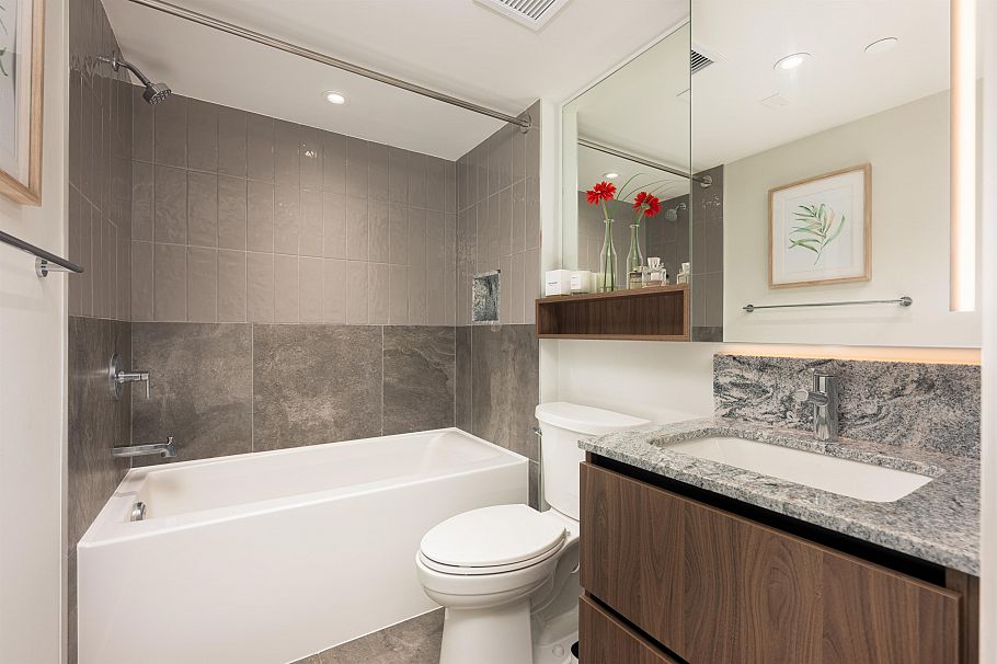 173 805 W 49th Avenue Vancouver, BC - 22