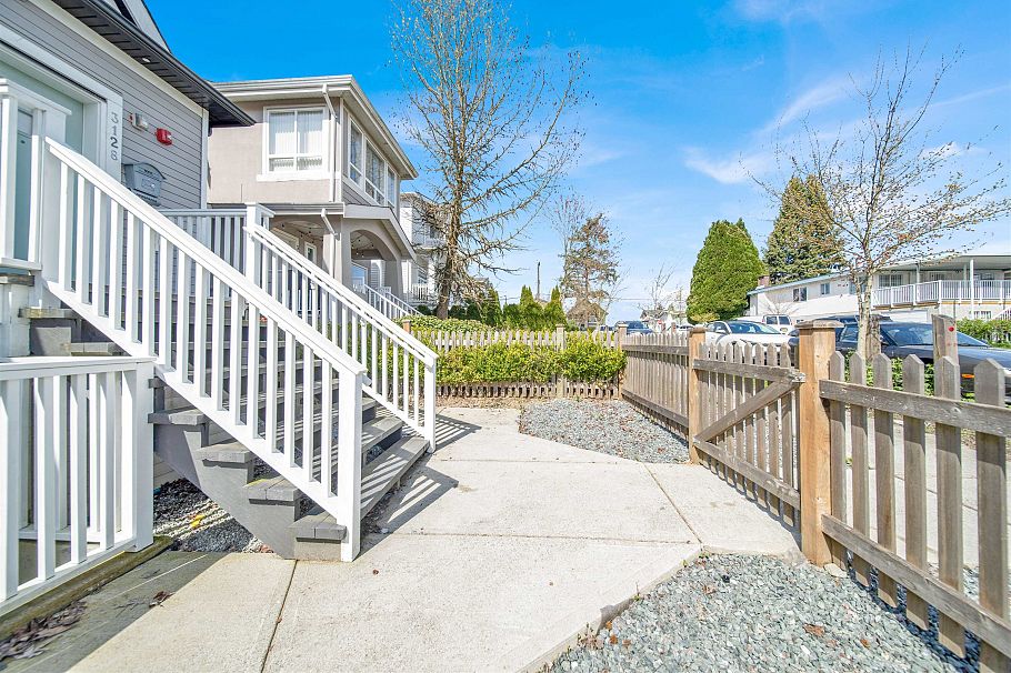 3128 Kings Avenue Vancouver, BC - 24