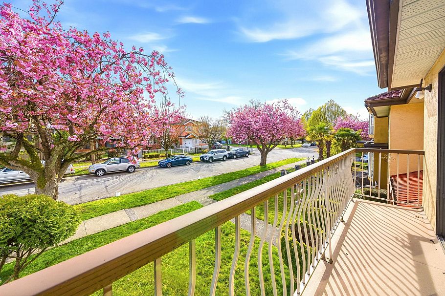 3217 E 18th Avenue Vancouver, BC - 18