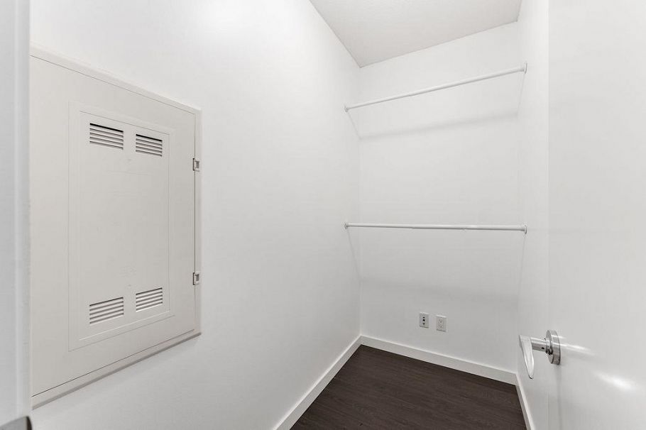 701 1708 Columbia Street Vancouver, BC - 23