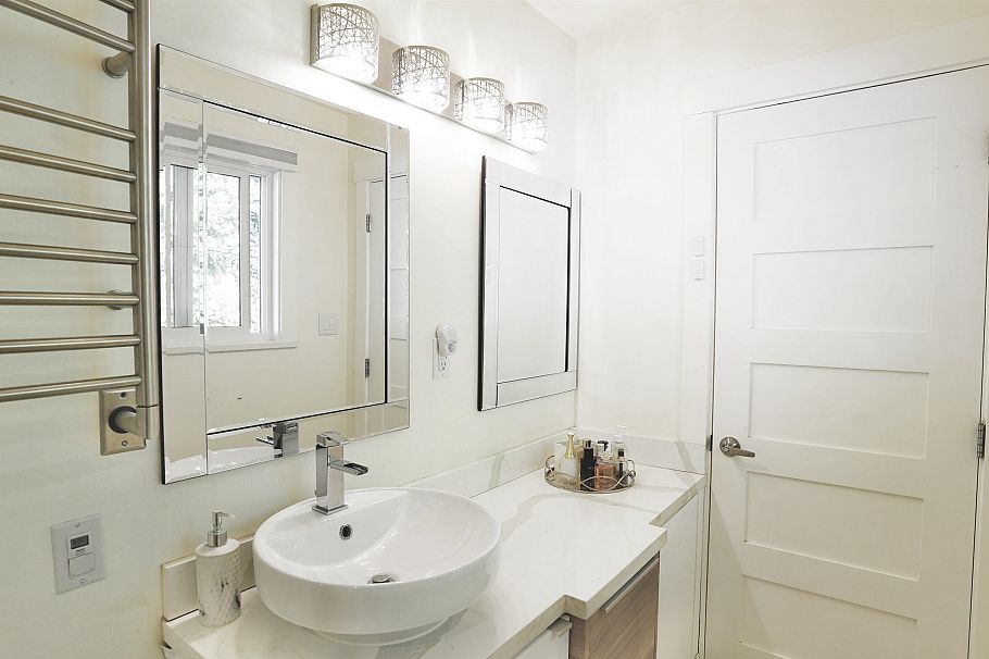 668 Alpine Court North Vancouver, BC - 17