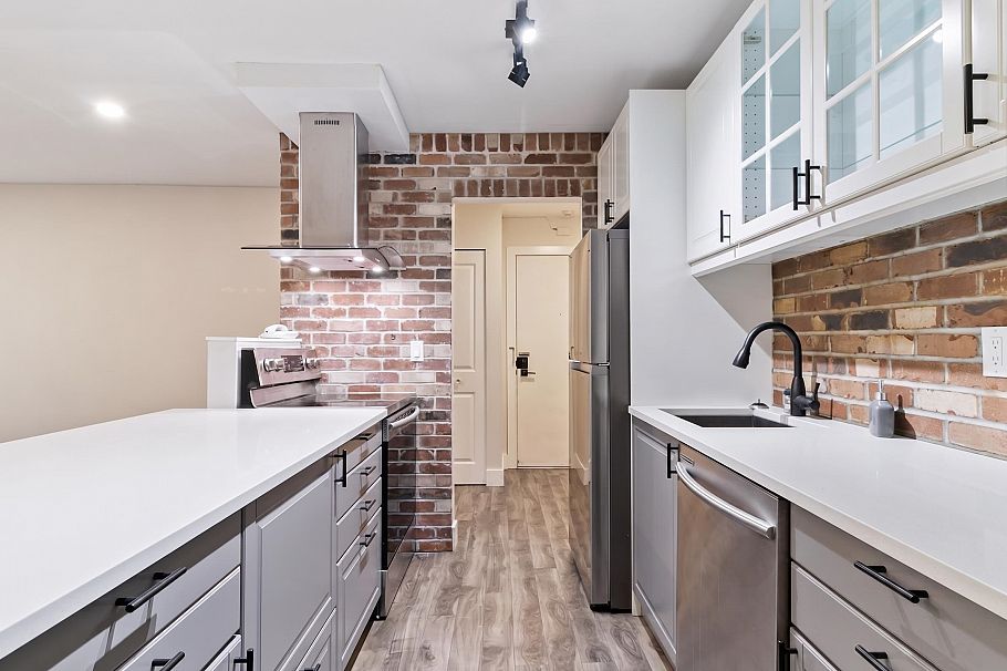 114 2250 Oxford Street Vancouver, BC - 3