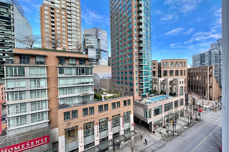703 480 Robson Street Vancouver, BC - 11