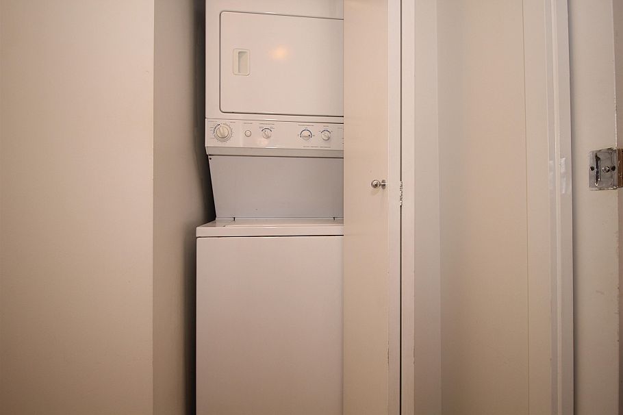 703 480 Robson Street Vancouver, BC - 9