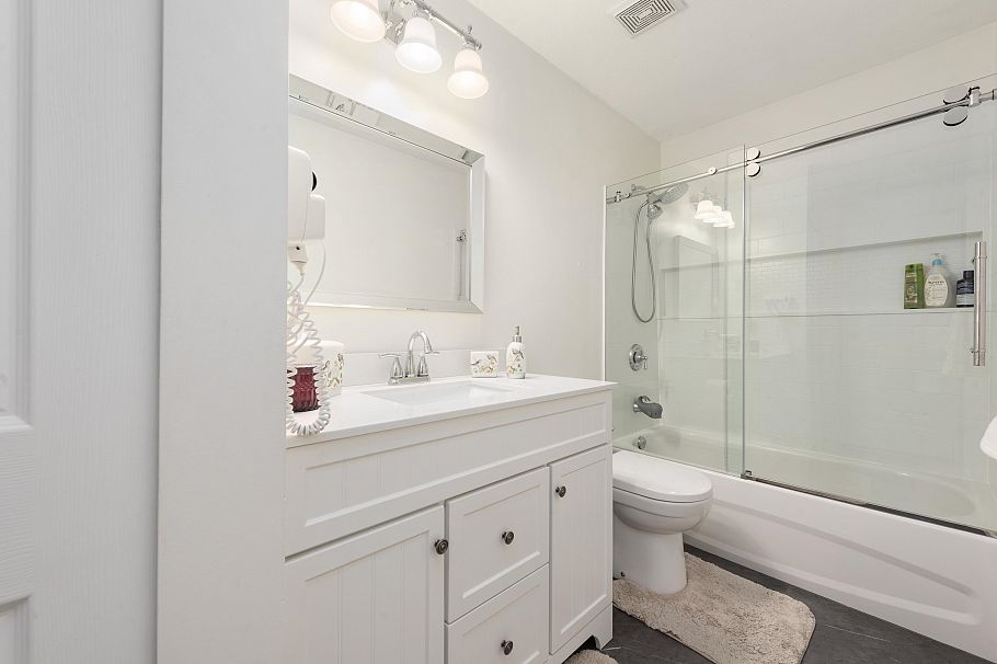 1991 Cedar Village Crescent North Vancouver, BC - 18