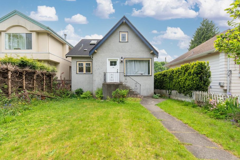 922 Park Drive Vancouver, BC - 2