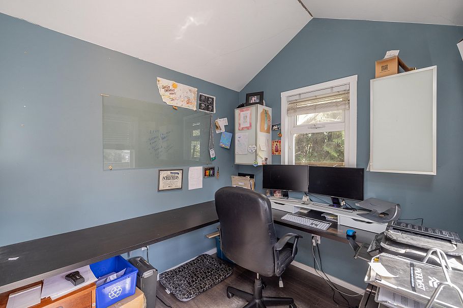 1119 Cloverley Street North Vancouver, BC - 38