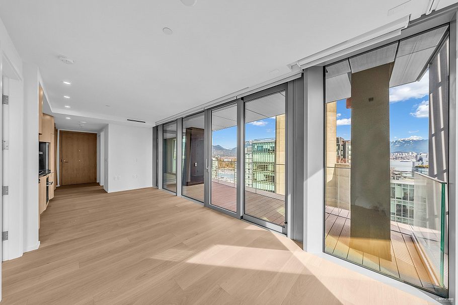 2203 1568 Alberni Street Vancouver, BC - 5