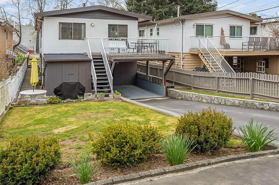 2136 Jones Avenue North Vancouver, BC - 26