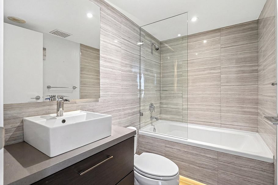 601 1003 Pacific Street Vancouver, BC - 9