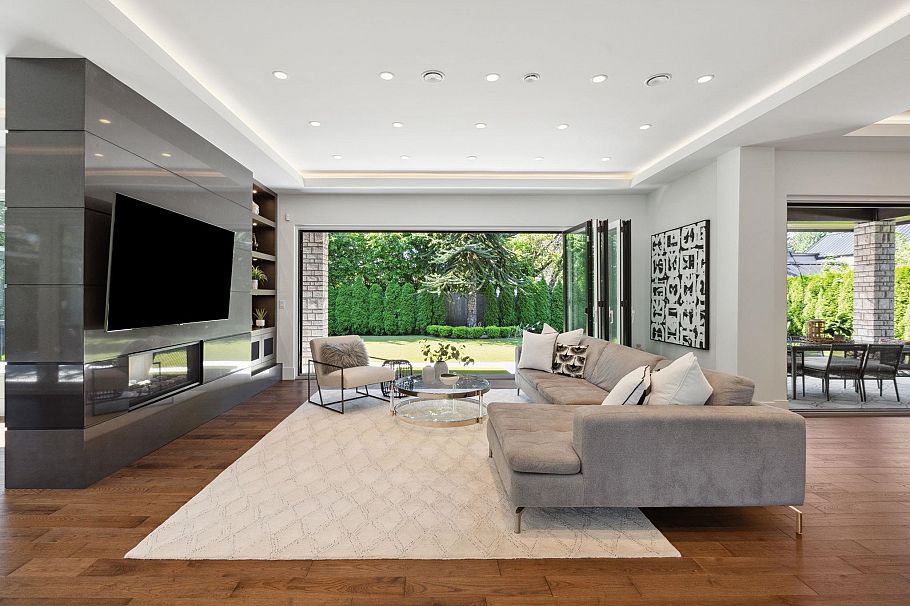 983 Tudor Avenue North Vancouver, BC - 8