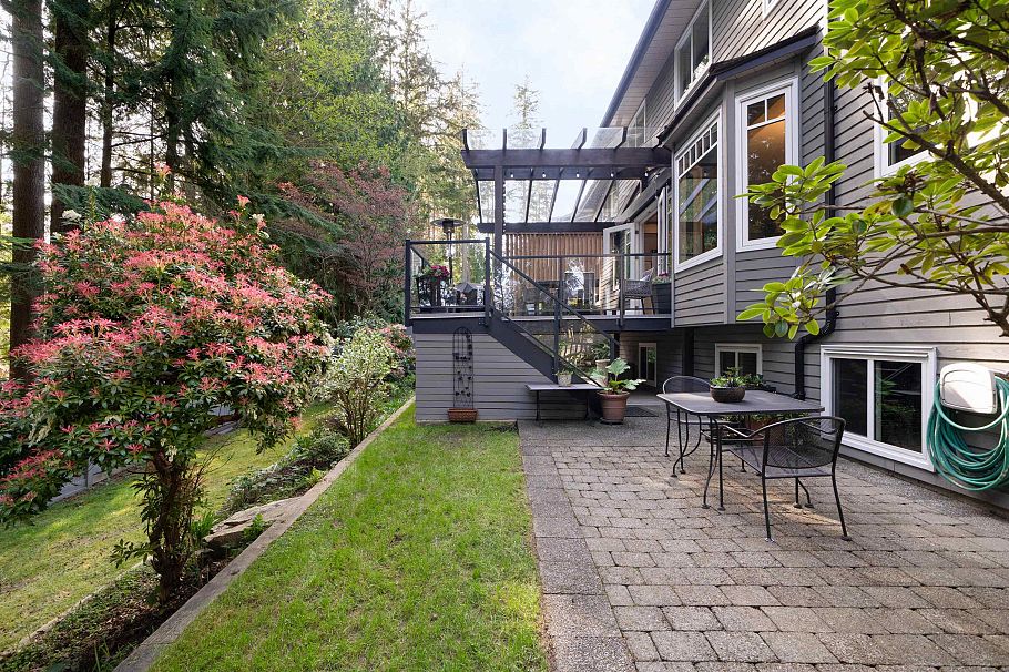 801 Regal Crescent North Vancouver, BC - 36