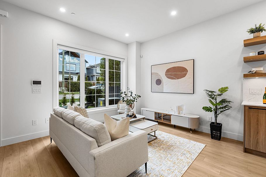 1 1620 E 11th Avenue Vancouver, BC - 8