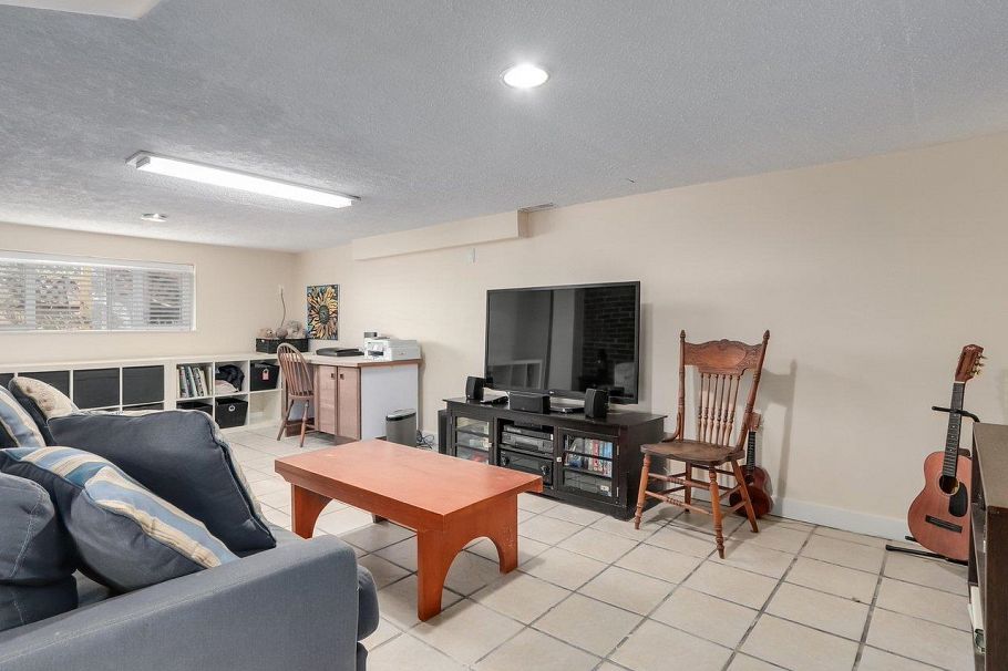 3436 W 37th Avenue Vancouver, BC - 24