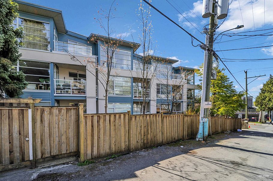 404 2575 W 4th Avenue Vancouver, BC - 21