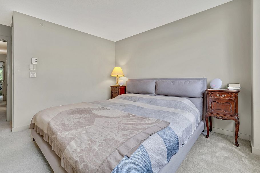 3264 Clermont Mews Vancouver, BC - 16