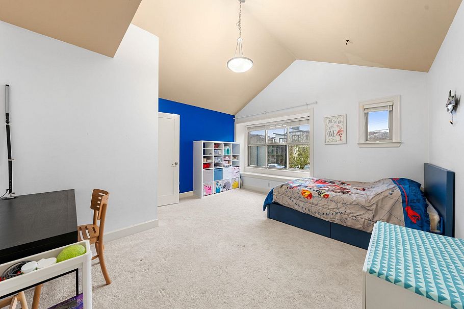 341 E 8th Street North Vancouver, BC - 29