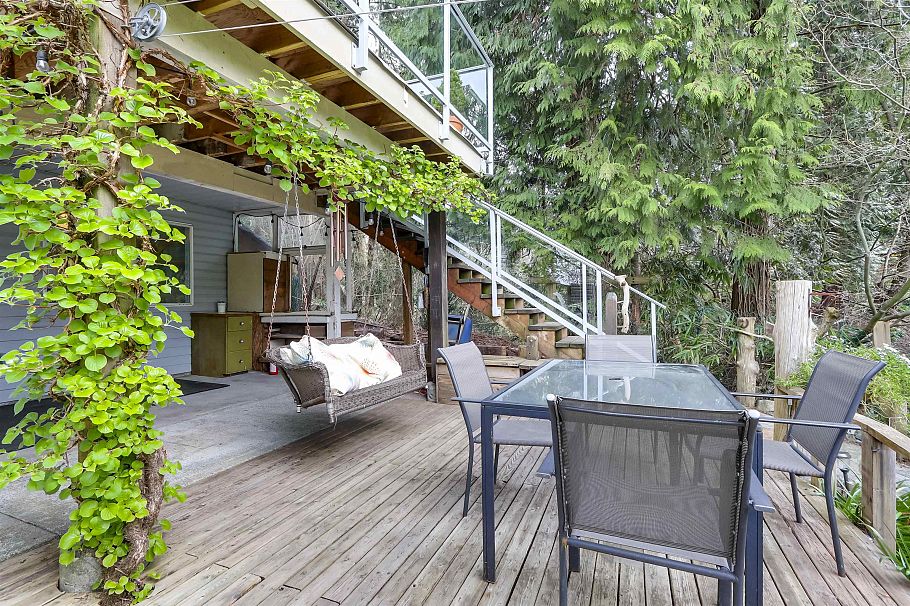 229 W 22nd Street North Vancouver, BC - 28