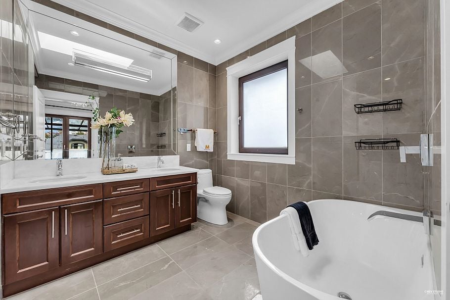 2149 W 46th Avenue Vancouver, BC - 13