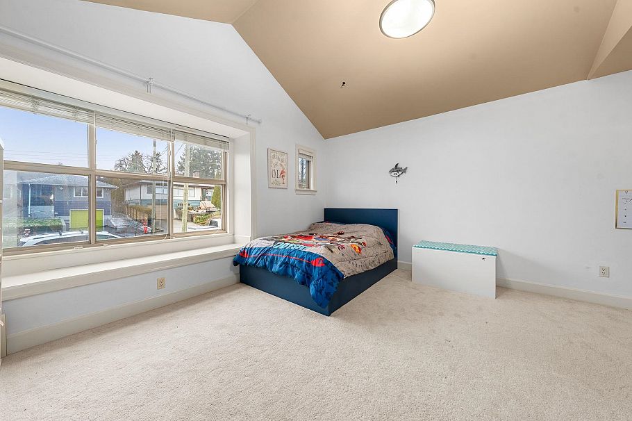 341 E 8th Street North Vancouver, BC - 27