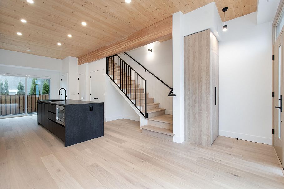 4170 Columbia Street Vancouver, BC - 4