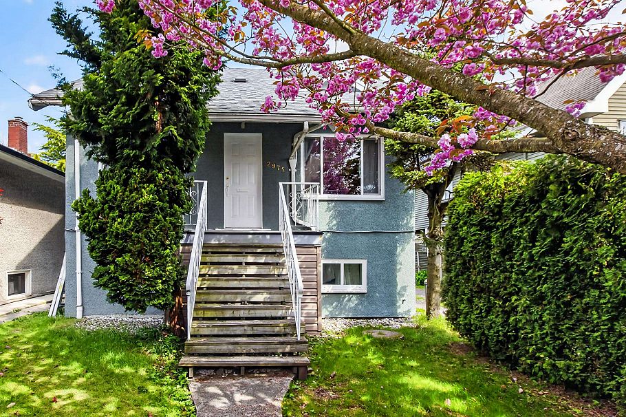 2975 W 8th Avenue Vancouver, BC - 2