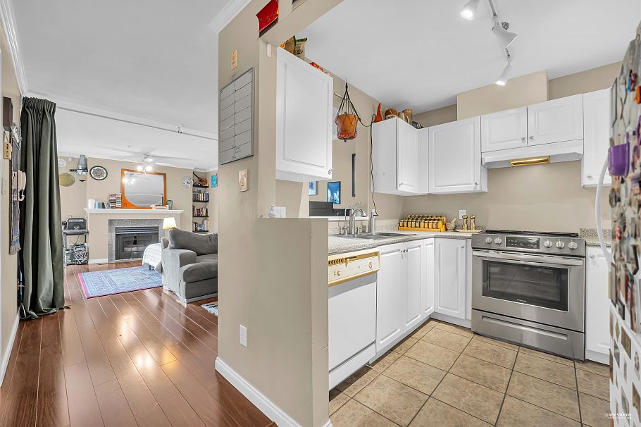 206 3638 Rae Avenue Vancouver, BC - 20