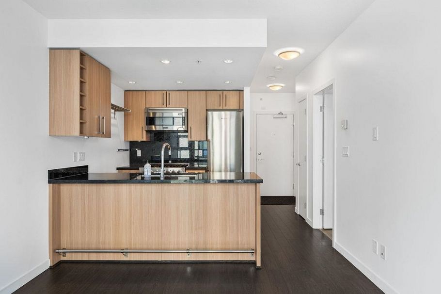 701 1708 Columbia Street Vancouver, BC - 3