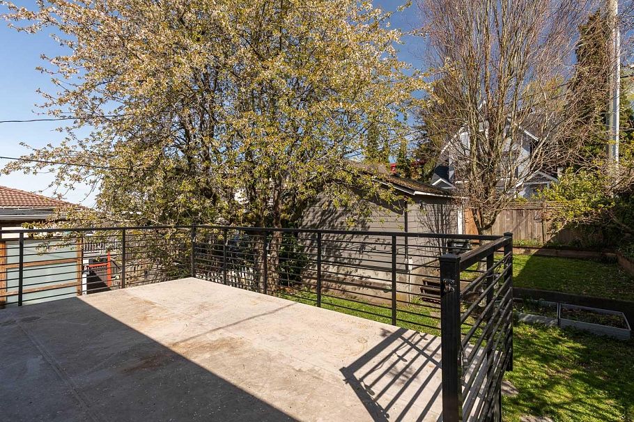 3853 Frances Street Burnaby, BC - 14