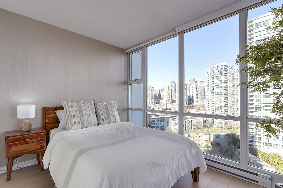 1807 1077 Marinaside Crescent Vancouver, BC - 18