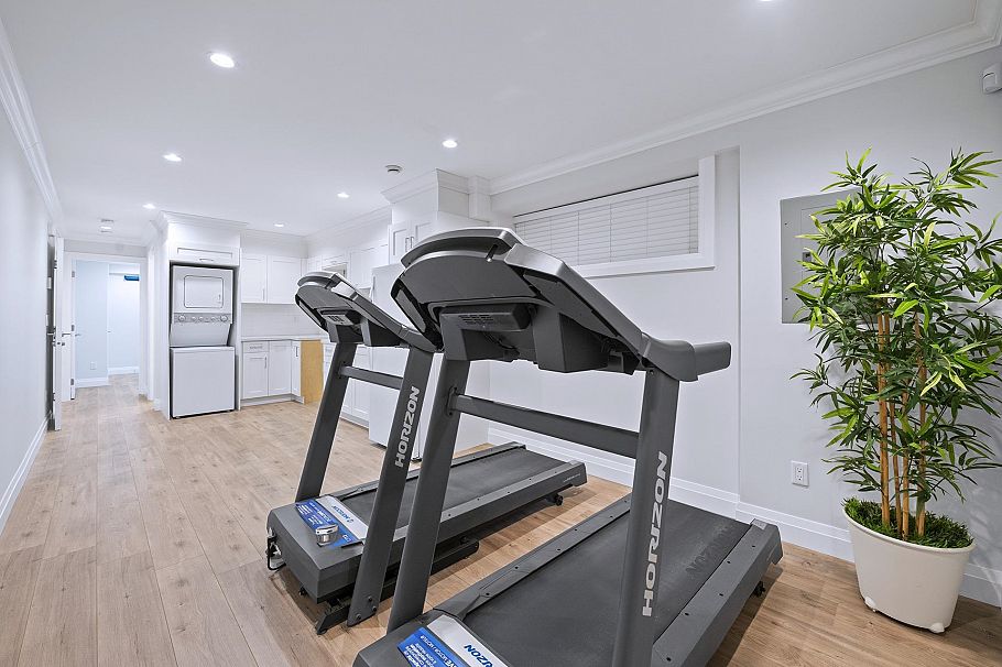 1370 Ross Road North Vancouver, BC - 27