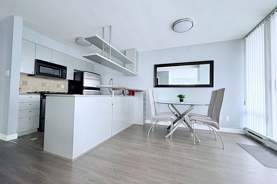 2706 1438 Richards Street Vancouver, BC - 4