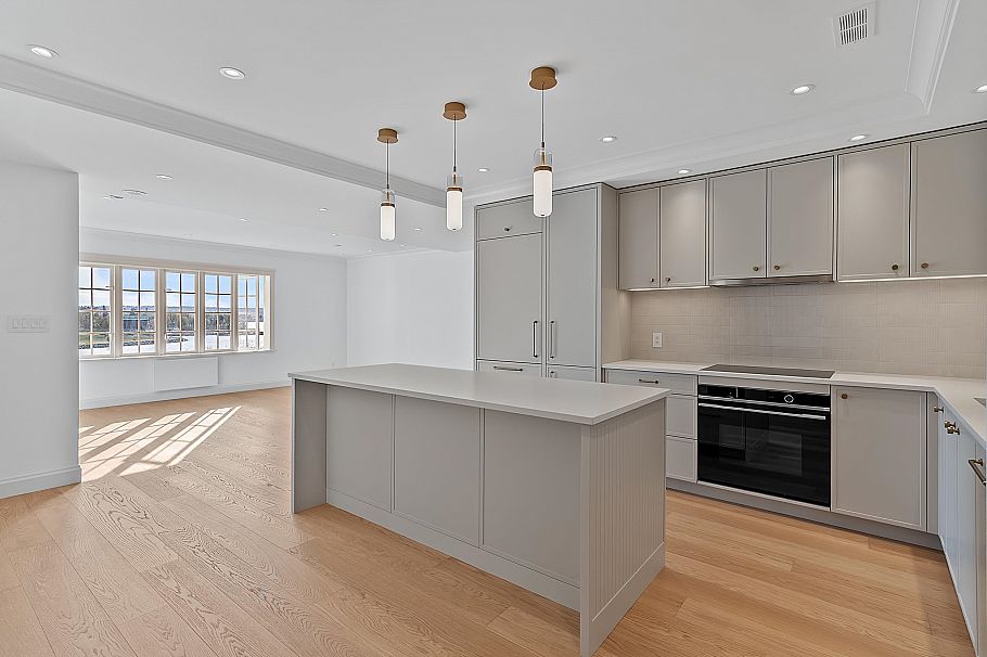 306 1311 Beach Avenue Vancouver, BC - 4