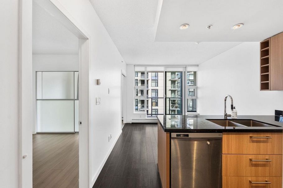701 1708 Columbia Street Vancouver, BC - 9
