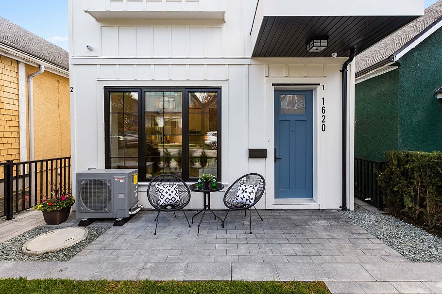 1 1620 E 11th Avenue Vancouver, BC - 3