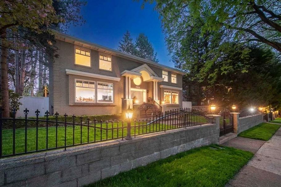 6418 Marguerite Street Vancouver, BC - 2