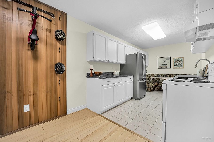 103 150 E 5th Street North Vancouver, BC - 10