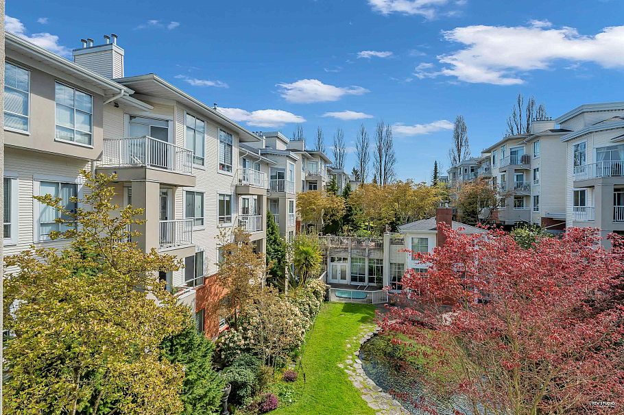 321 360 E 36th Avenue Vancouver, BC - 2