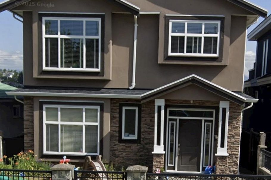 3173 E 14th Avenue Vancouver, BC - 1