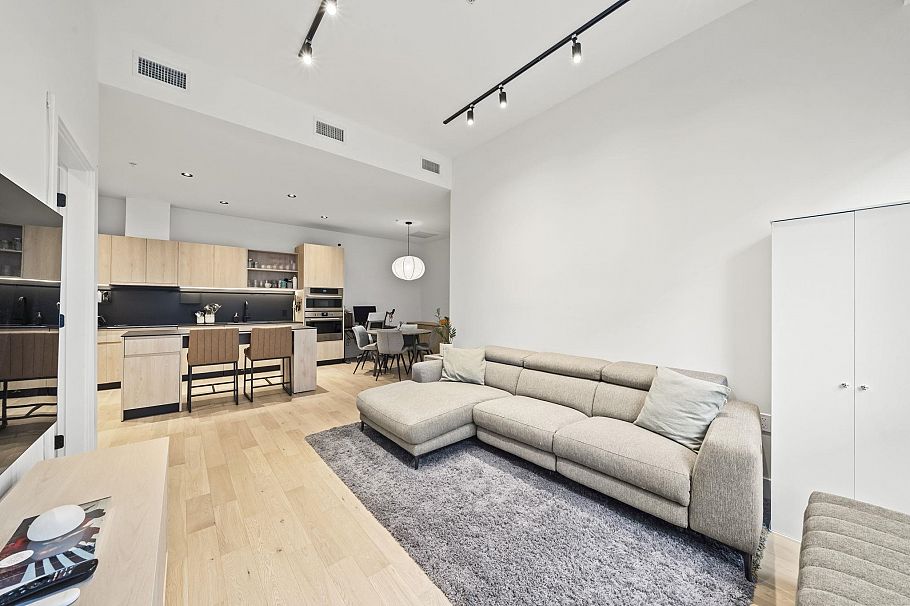 3958 Dumfries Street Vancouver, BC - 2