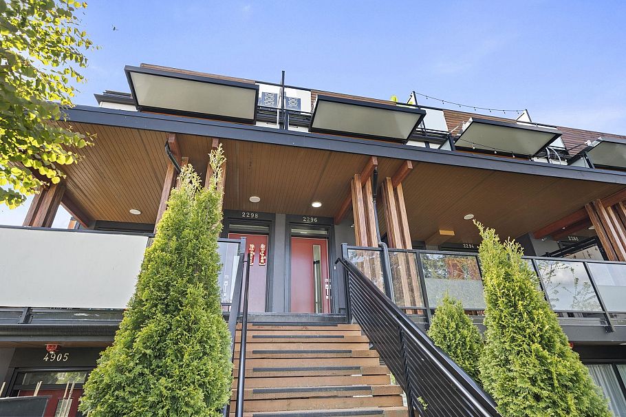 2296 E 33rd Avenue Vancouver, BC - 26