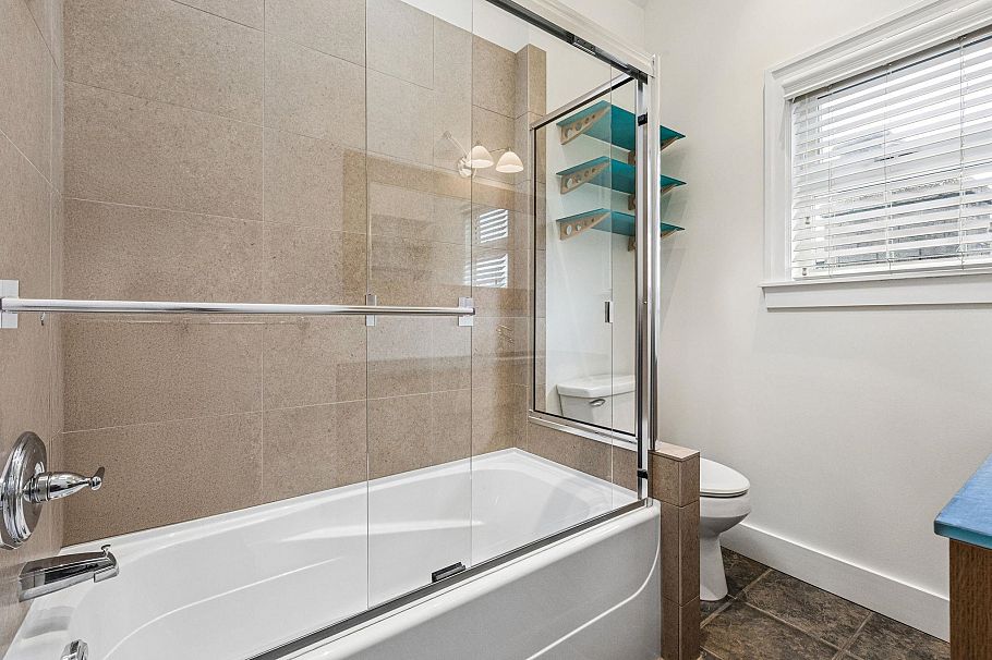 2859 W 33rd Avenue Vancouver, BC - 28