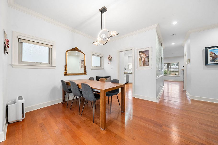 341 E 8th Street North Vancouver, BC - 8