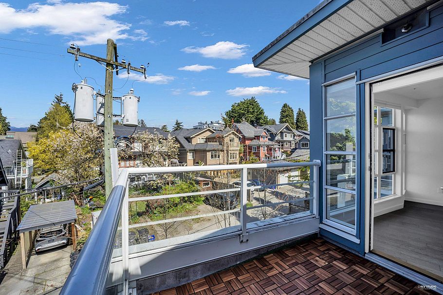 404 2575 W 4th Avenue Vancouver, BC - 9