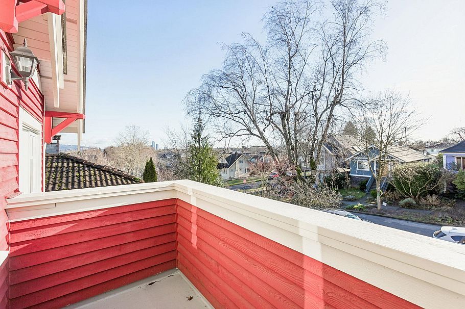 2163 Napier Street Vancouver, BC - 25